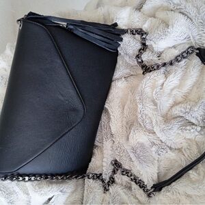 Elegant Black Chain Shoulder Bag 100% leather